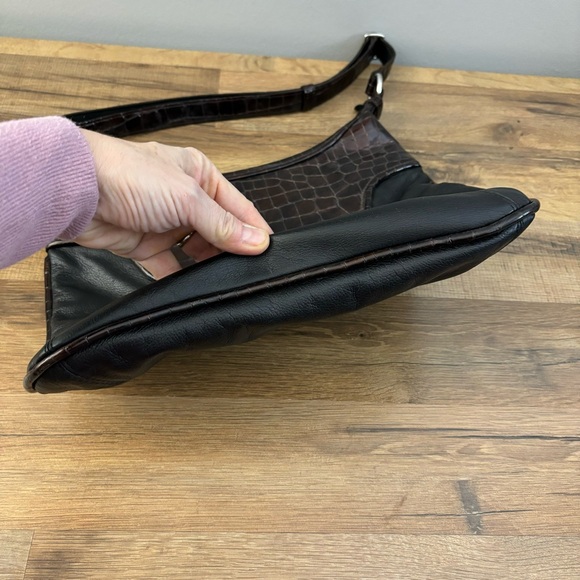 Brighton Croc Embossed Patent Leather Crossbody Handbag Purse - Picture 4 of 11